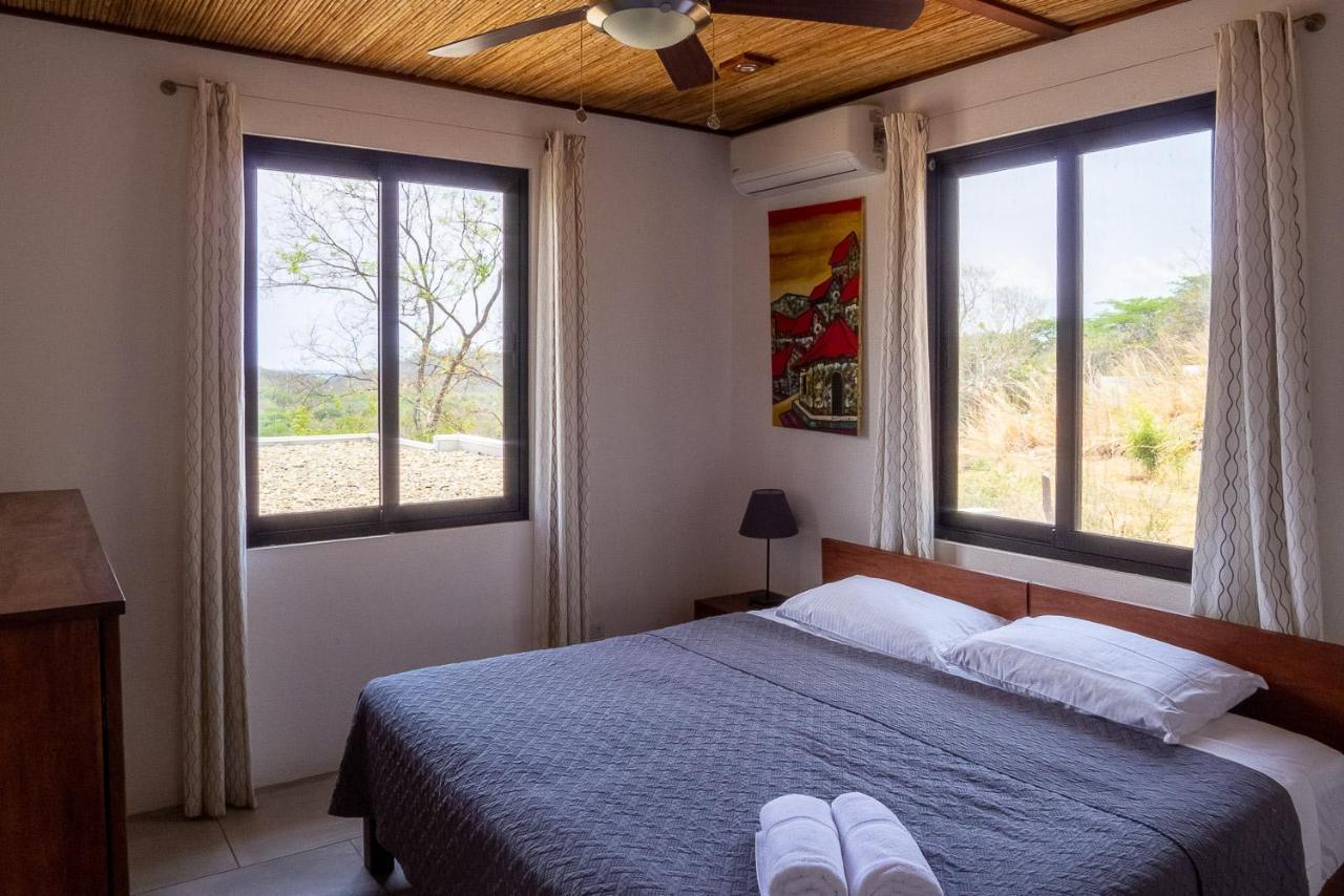 Casa Margarita - Stylish 3-Bdrm Home - Pool, Ocean & Sunset Views サン・フアン・デル・スル エクステリア 写真