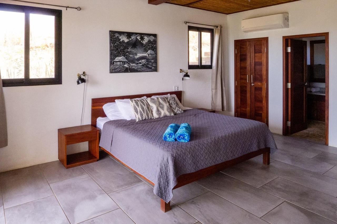 Casa Margarita - Stylish 3-Bdrm Home - Pool, Ocean & Sunset Views サン・フアン・デル・スル エクステリア 写真