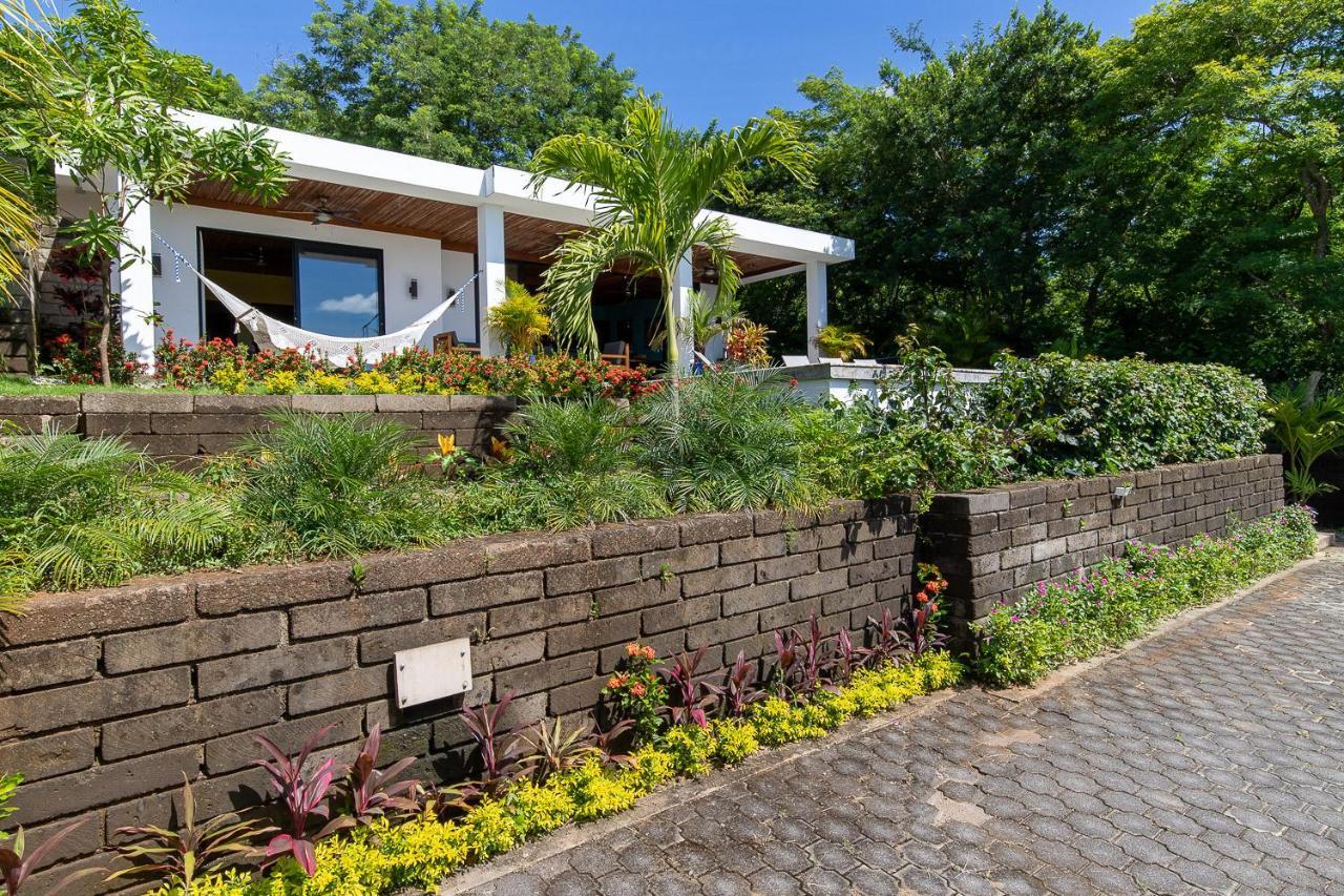Casa Margarita - Stylish 3-Bdrm Home - Pool, Ocean & Sunset Views サン・フアン・デル・スル エクステリア 写真